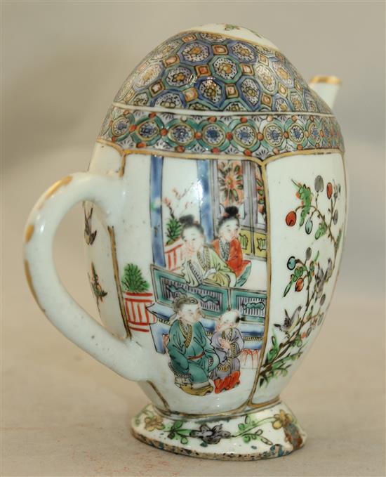 A Chinese enamelled porcelain Cadogan wine pot, 14.5cm